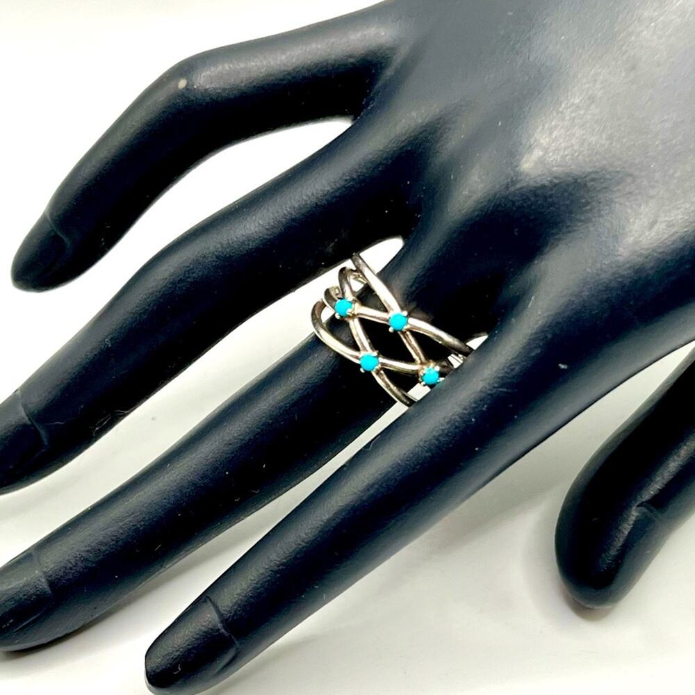 925 silver ring with small blue stones, size 8 3/4